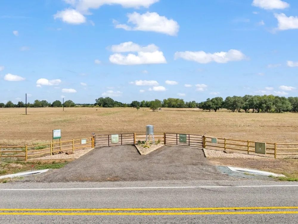 3269 FM 956 Schulenburg, TX 78956