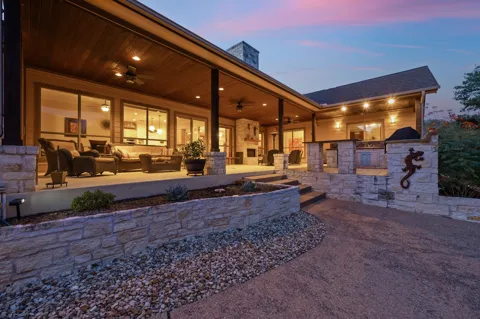 20204 Auger Cove