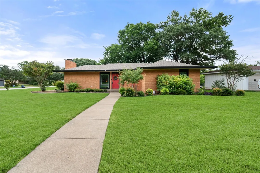 4001 Trail Lake Drive Fort Worth, TX 76109