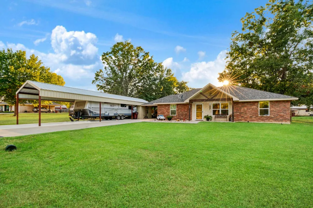 650 FENDLEY Blossom, TX 75416