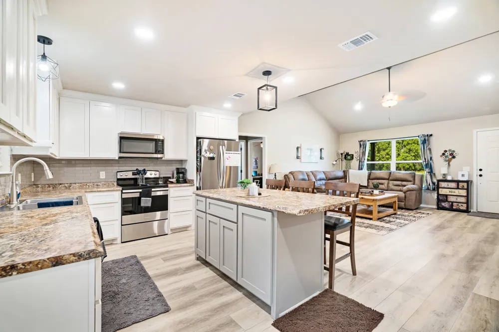 650 FENDLEY Blossom, TX 75416
