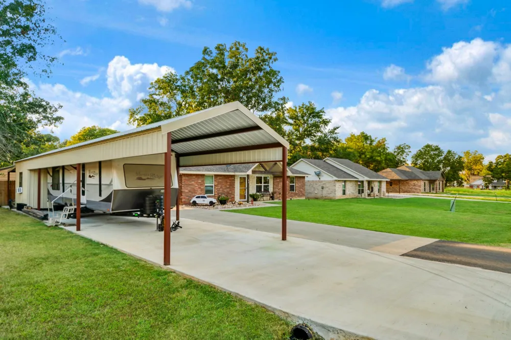 650 FENDLEY Blossom, TX 75416