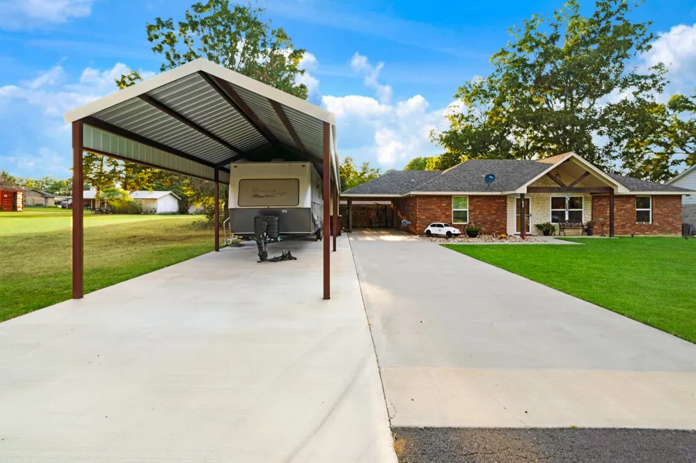 650 FENDLEY Blossom, TX 75416