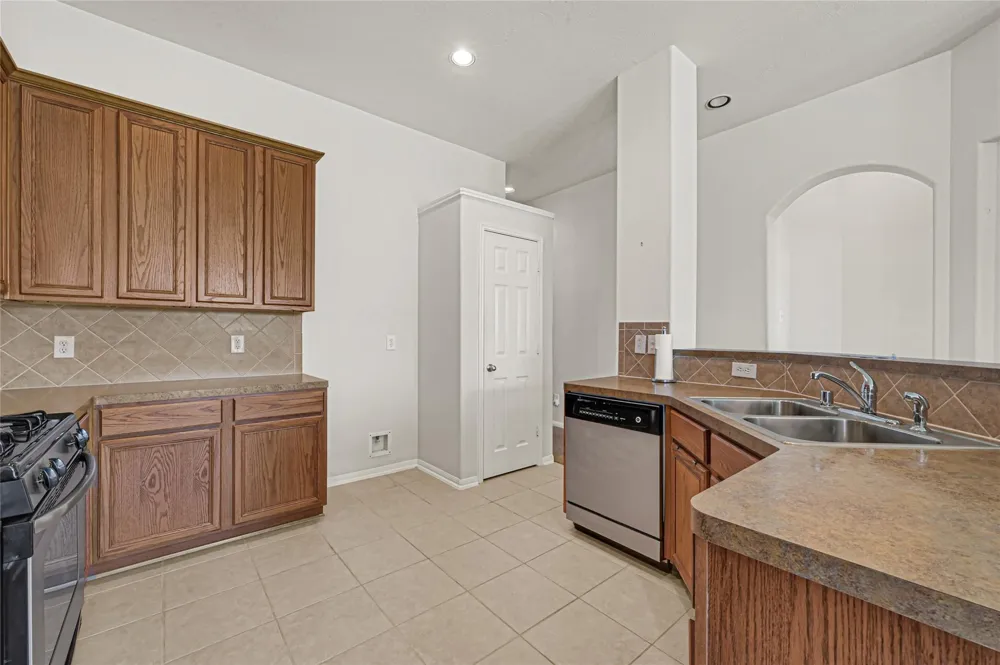 8215 Kerrington Glen Drive Cypress, TX 77433