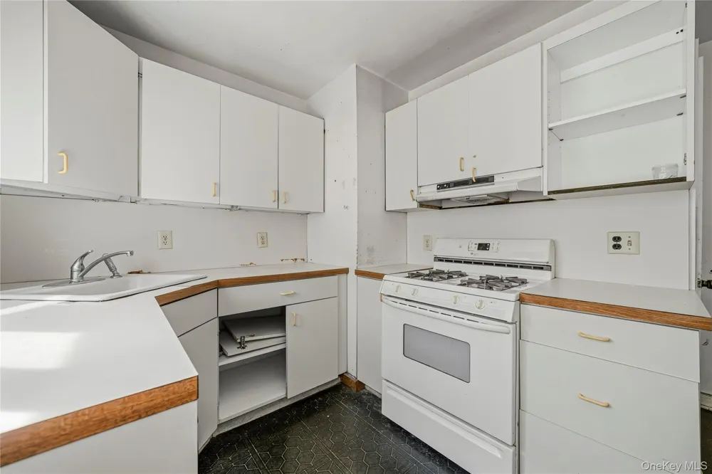 3 Old Pomona Road Suffern, NY 10901