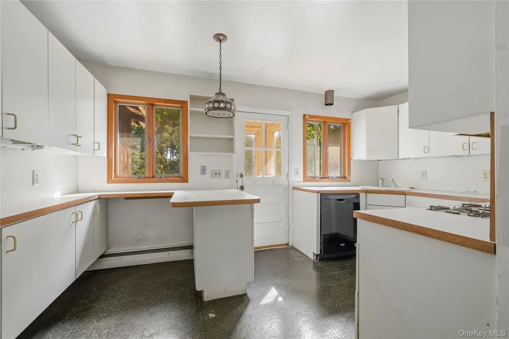3 Old Pomona Road Suffern, NY 10901
