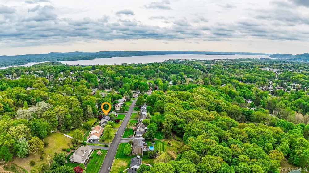 29 John F Kennedy Drive Stony Point, NY 10980