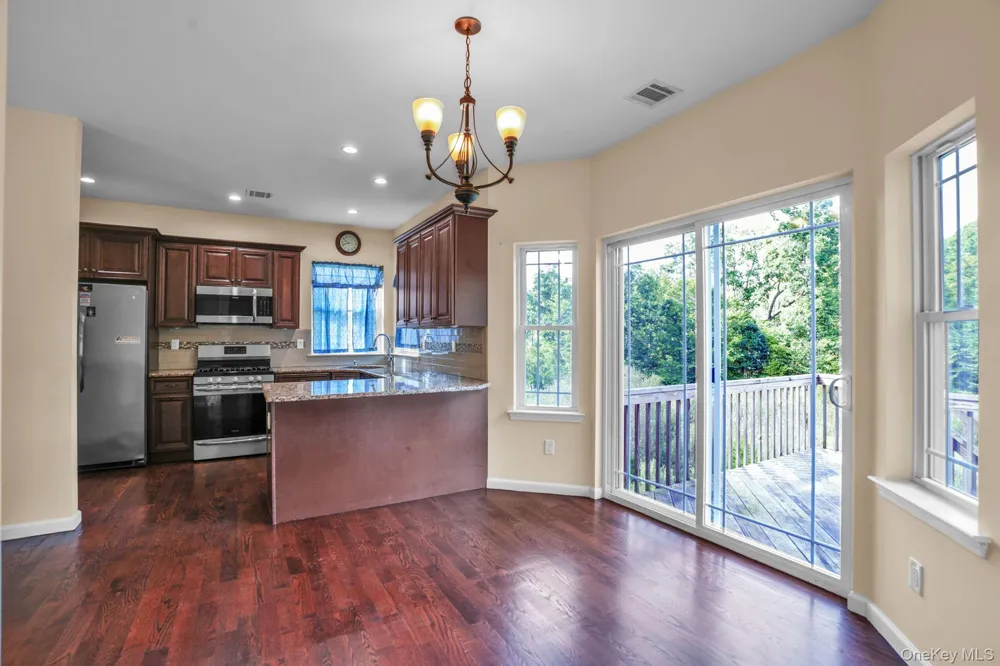 53 Highland View Place Middletown, NY 10940