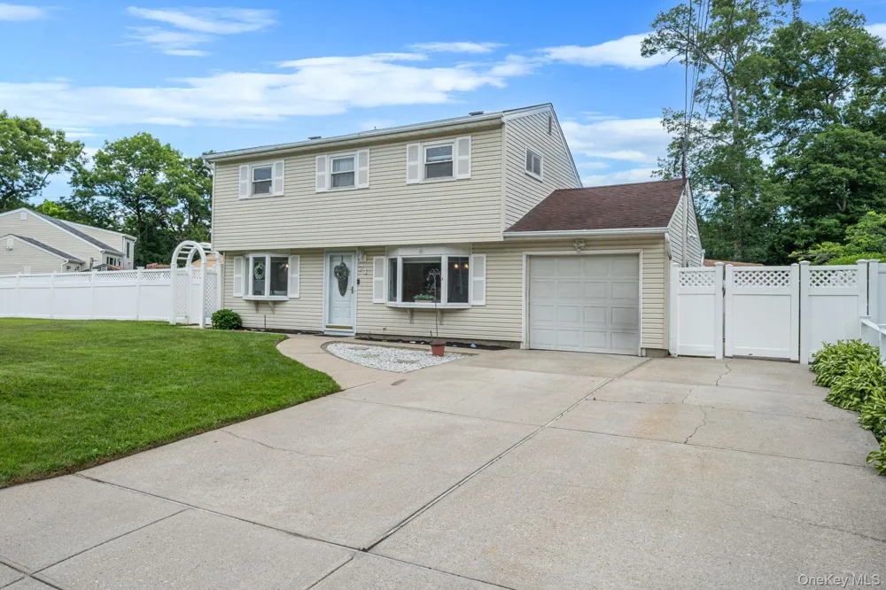71 Colony Road Port Jefferson Station, NY 11776
