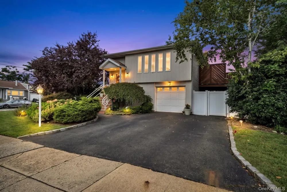 285 Oak Street Massapequa, NY 11758