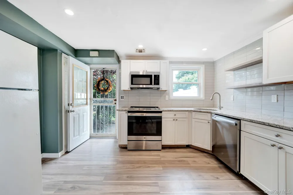 285 Oak Street Massapequa, NY 11758
