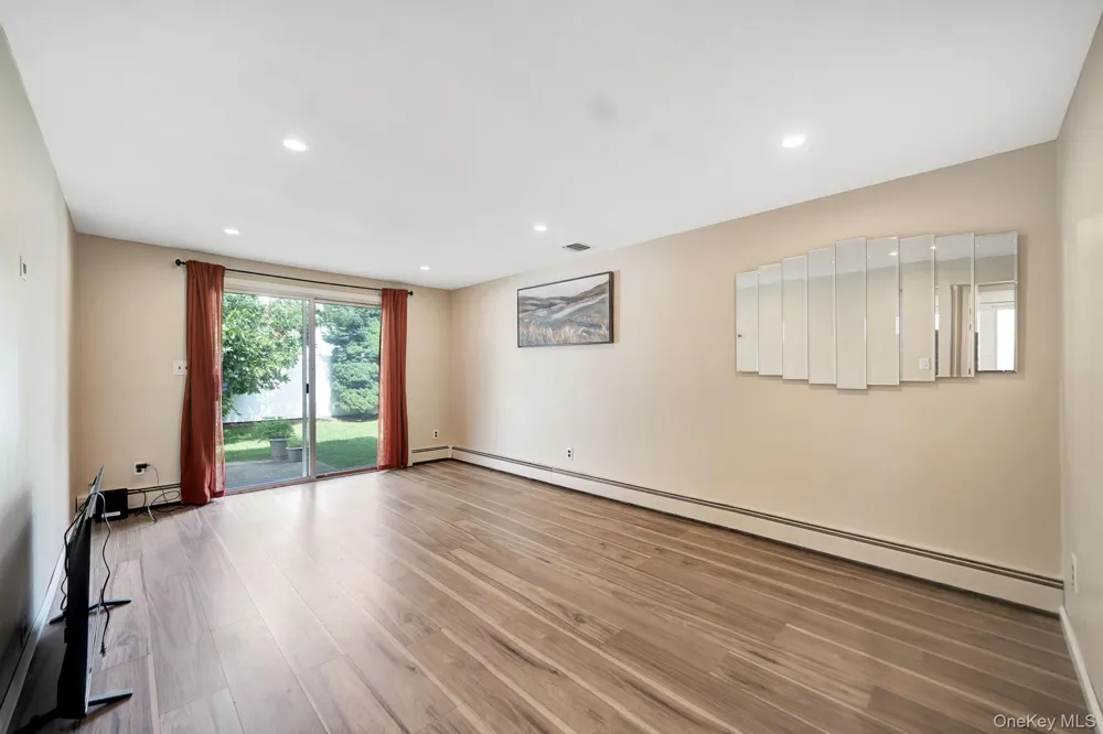 285 Oak Street Massapequa, NY 11758