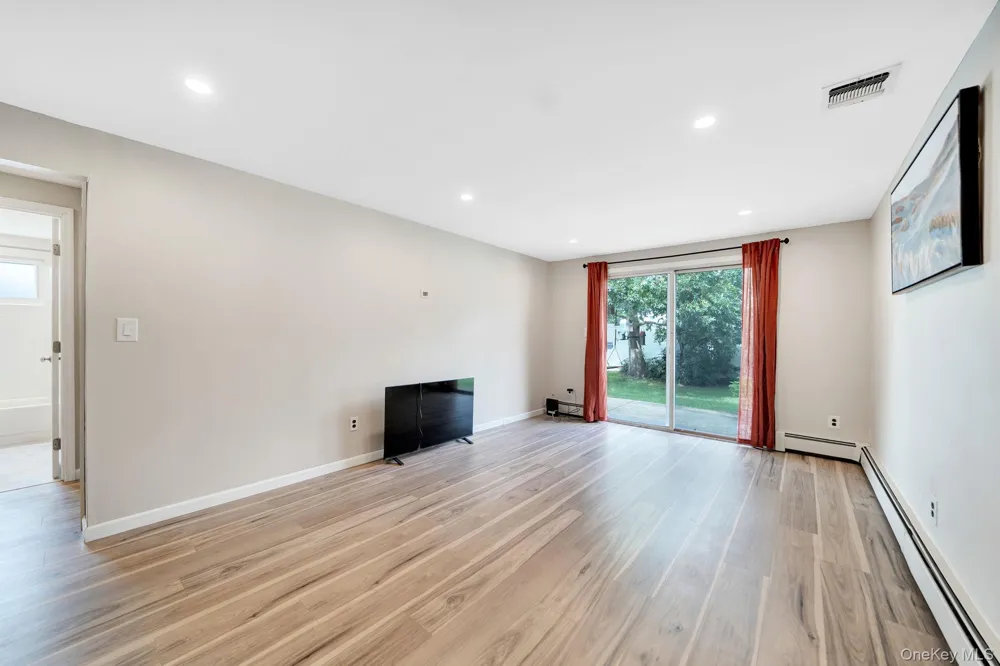 285 Oak Street Massapequa, NY 11758
