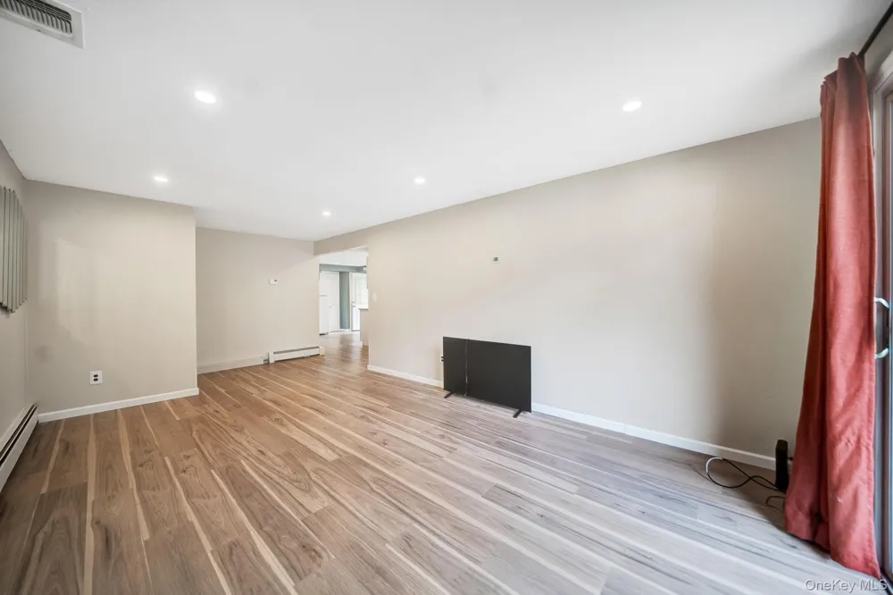 285 Oak Street Massapequa, NY 11758