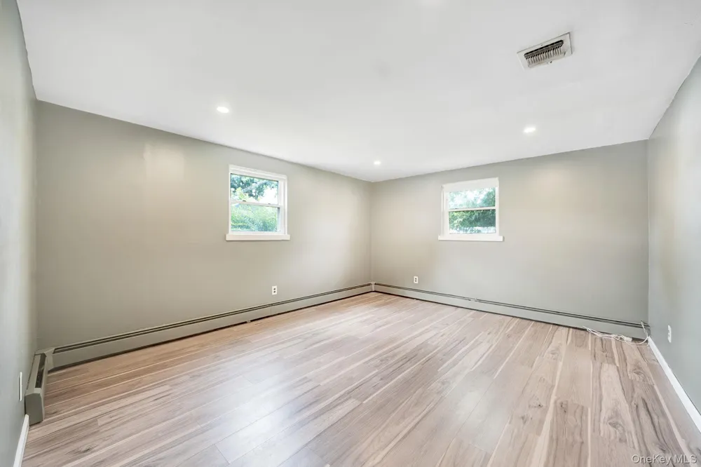 285 Oak Street Massapequa, NY 11758