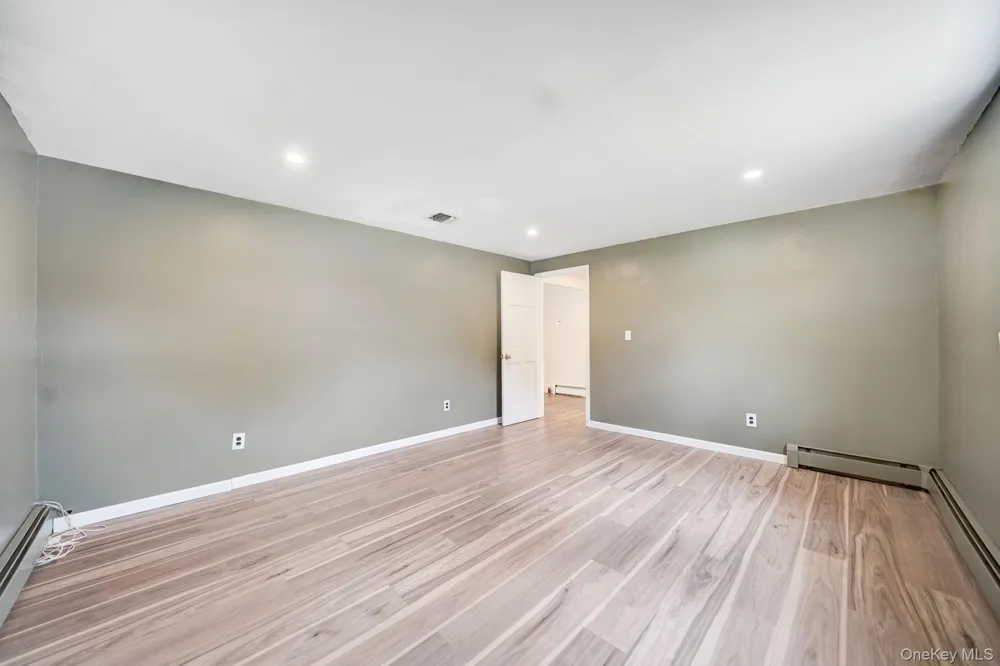 285 Oak Street Massapequa, NY 11758