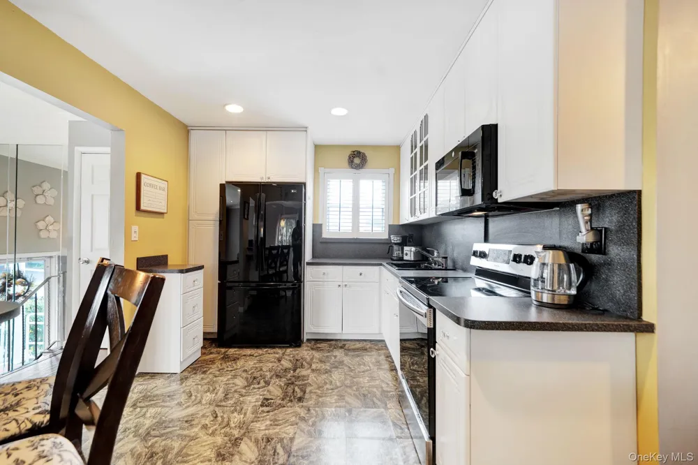 285 Oak Street Massapequa, NY 11758
