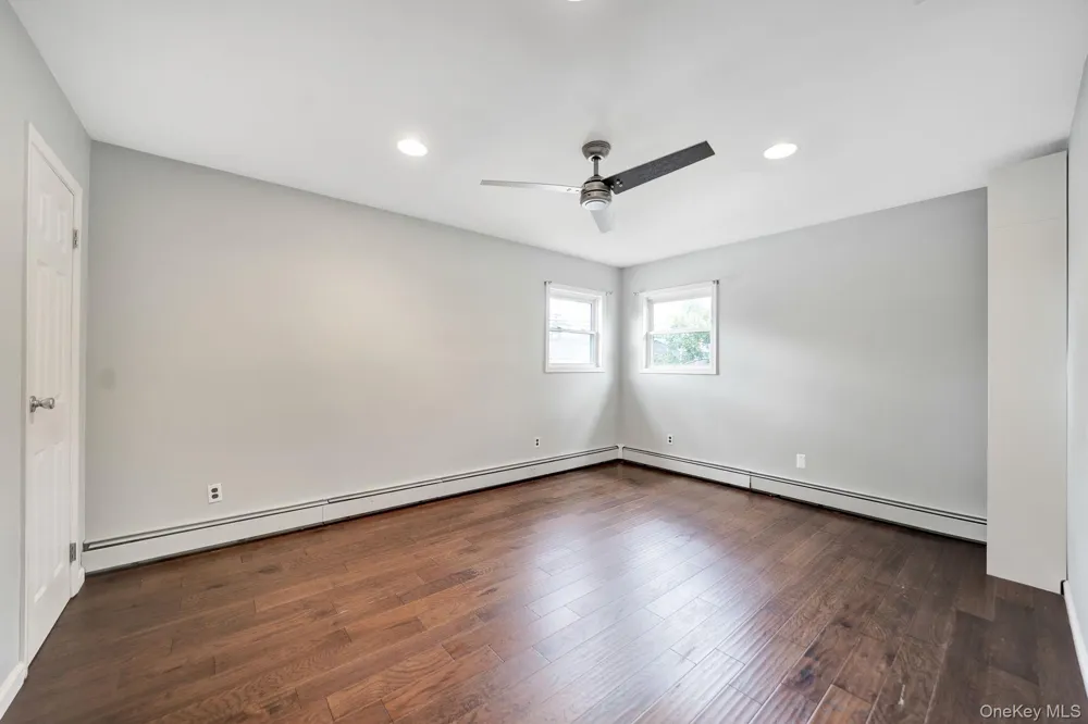 285 Oak Street Massapequa, NY 11758