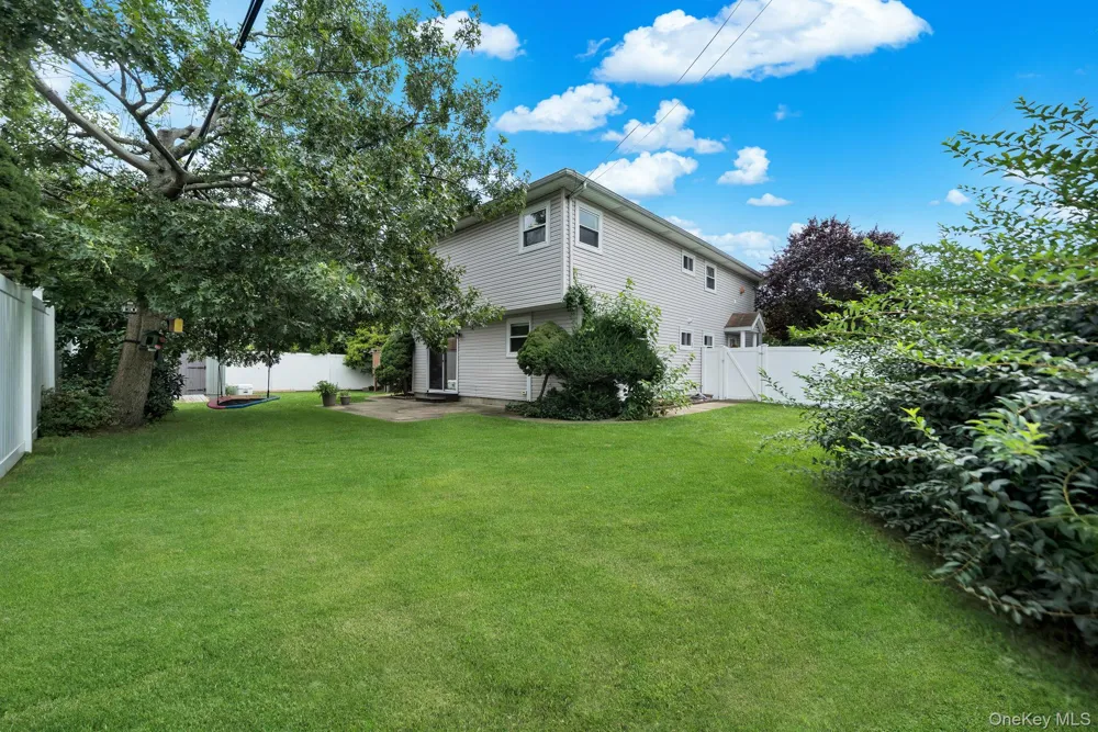 285 Oak Street Massapequa, NY 11758