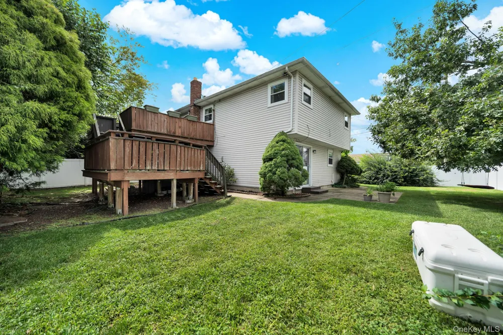 285 Oak Street Massapequa, NY 11758