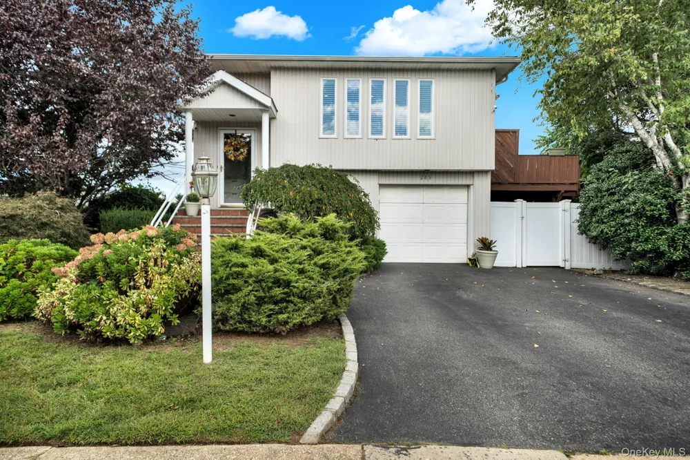 285 Oak Street Massapequa, NY 11758