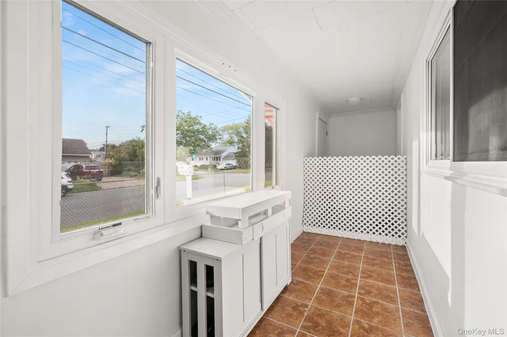 368 Catskill Avenue Lindenhurst, NY 11757