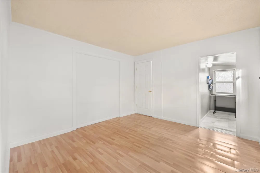 368 Catskill Avenue Lindenhurst, NY 11757