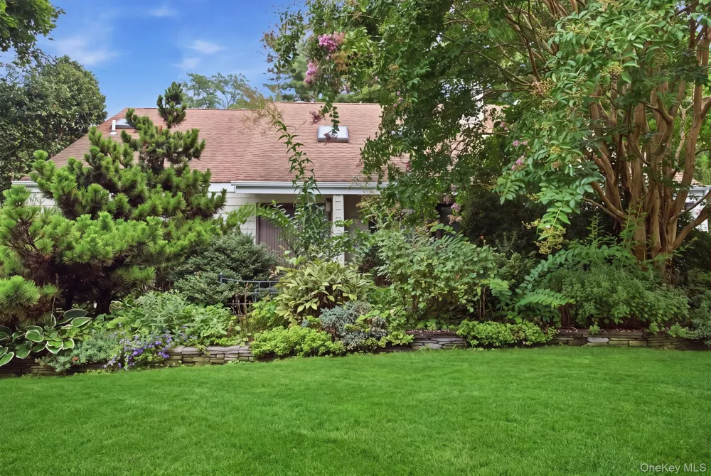 5 Highridge Drive Huntington, NY 11743