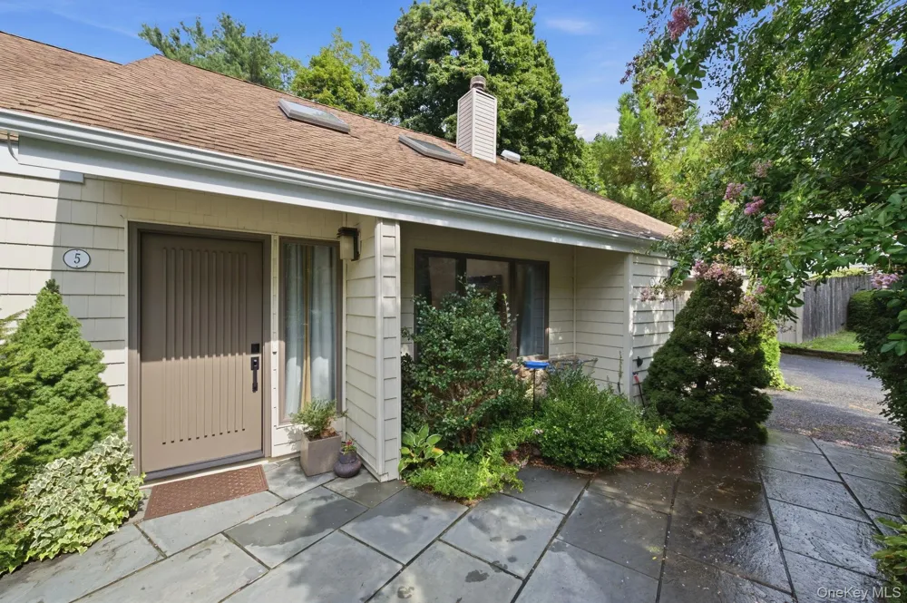 5 Highridge Drive Huntington, NY 11743