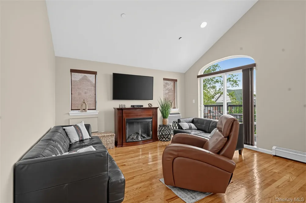 7601 14th Avenue #3B Brooklyn, NY 11228