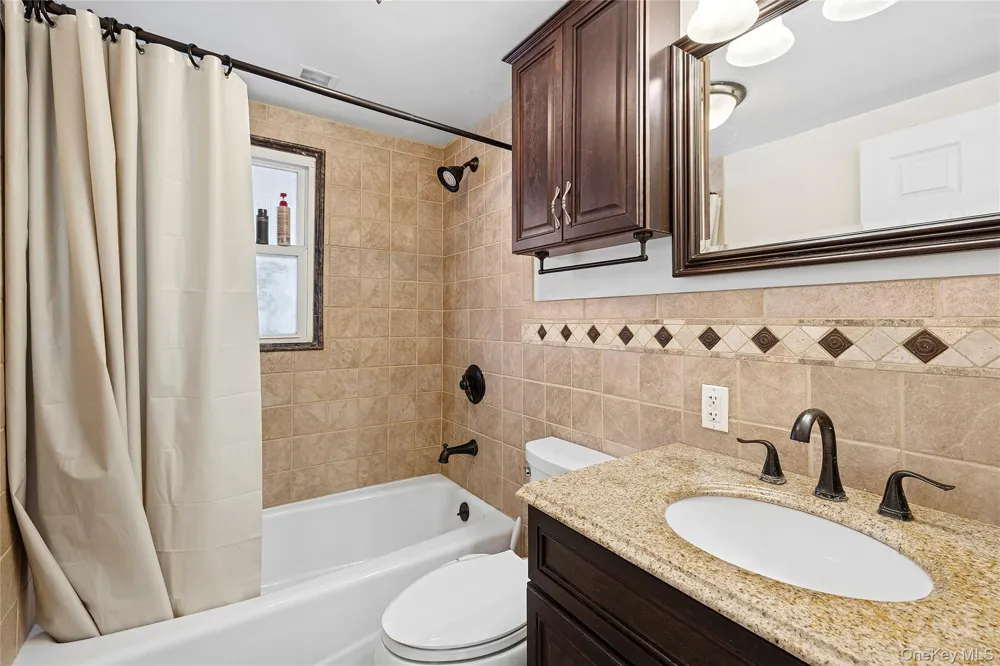 22 Shelter Lane Levittown, NY 11756