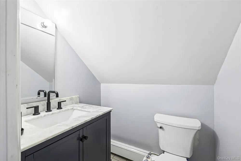 22 Shelter Lane Levittown, NY 11756