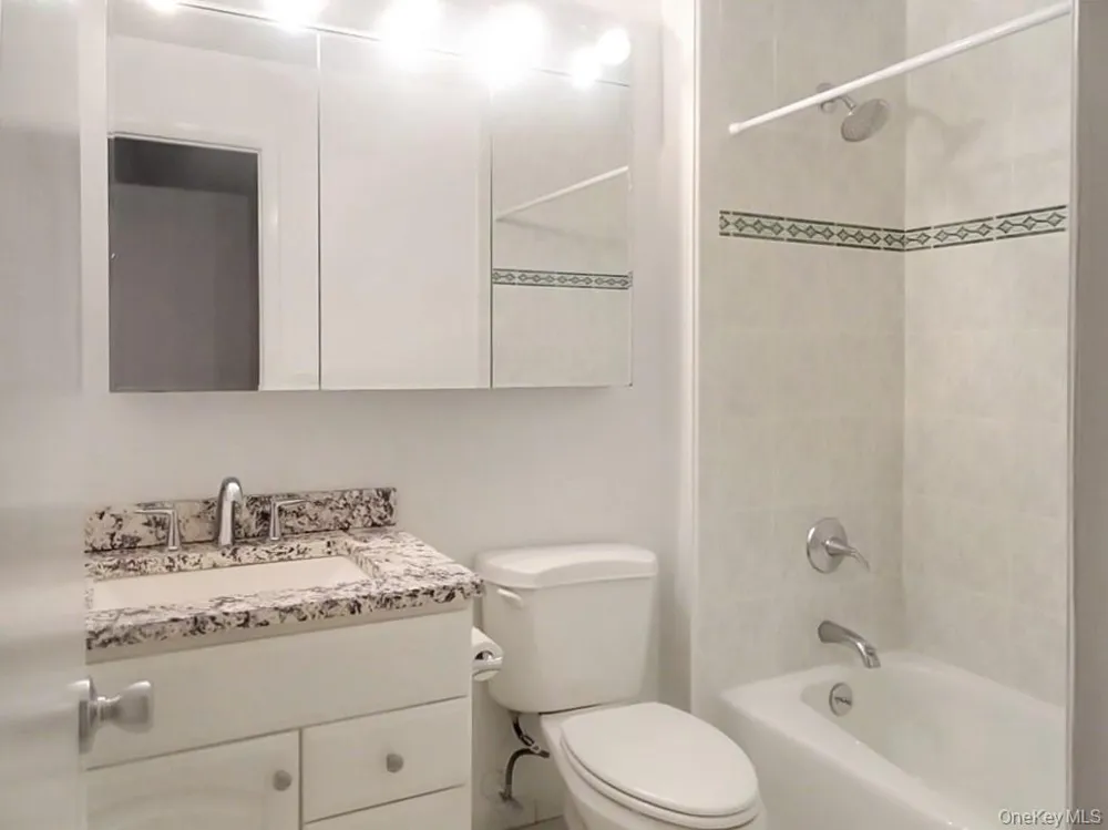 300 Livingston Avenue #2A Mamaroneck, NY 10543
