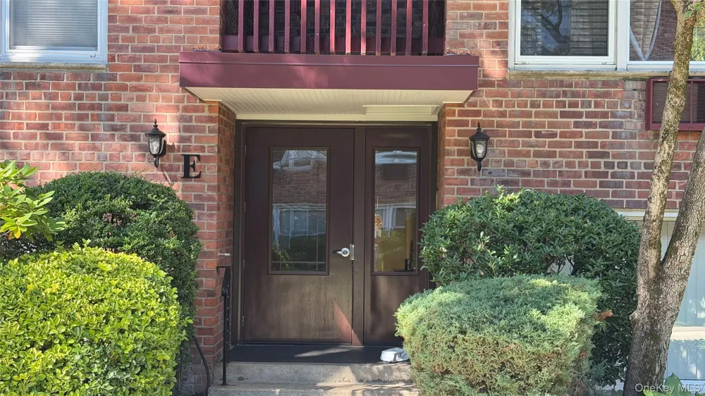 61 Maine Avenue #E5 Rockville Centre, NY 11570