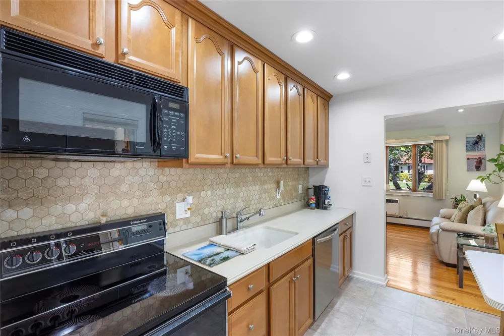 148 Birs Avenue Lindenhurst, NY 11757