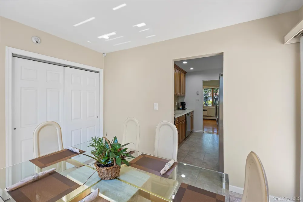 148 Birs Avenue Lindenhurst, NY 11757