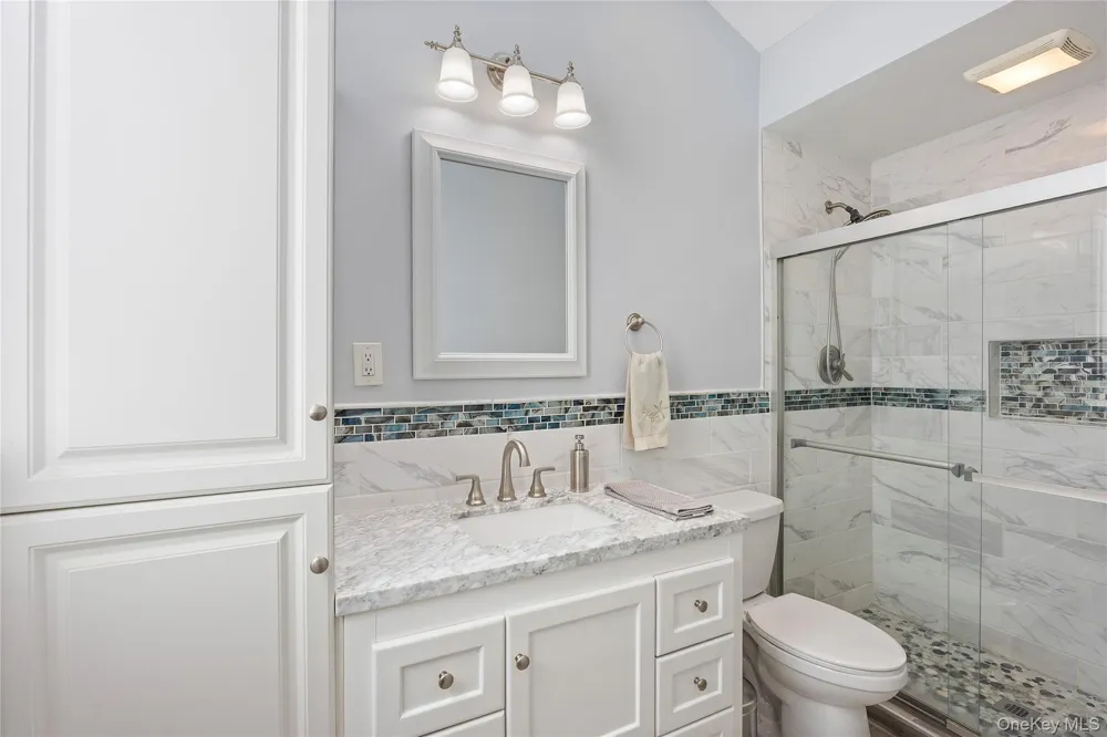 148 Birs Avenue Lindenhurst, NY 11757