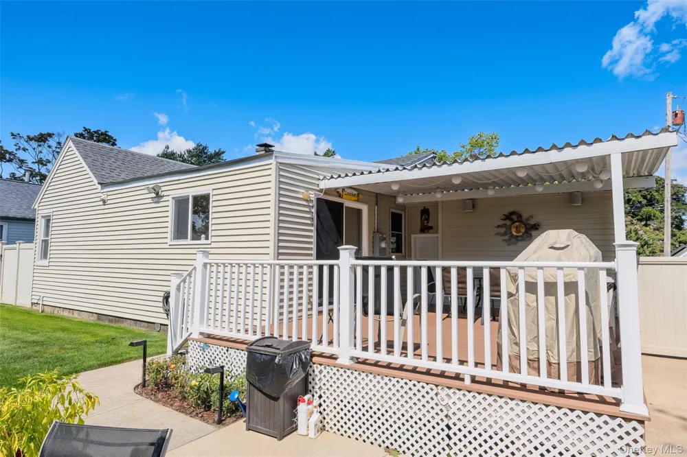 148 Birs Avenue Lindenhurst, NY 11757