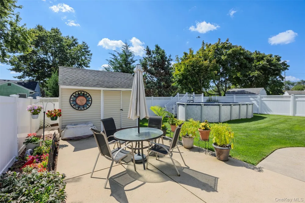 148 Birs Avenue Lindenhurst, NY 11757