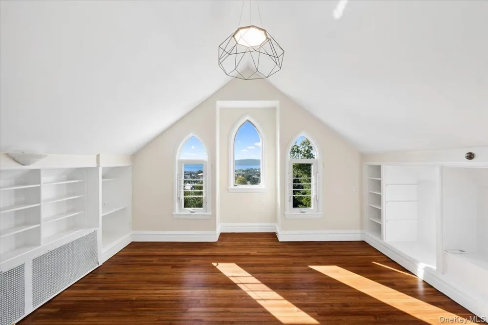 57 Cobb Lane Tarrytown, NY 10591