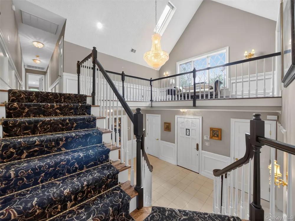 4 Abbey Road Orangeburg, NY 10962