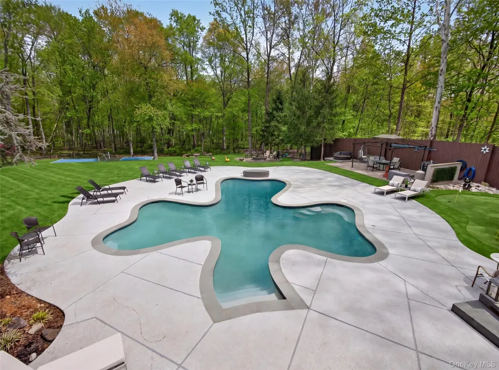 4 Abbey Road Orangeburg, NY 10962