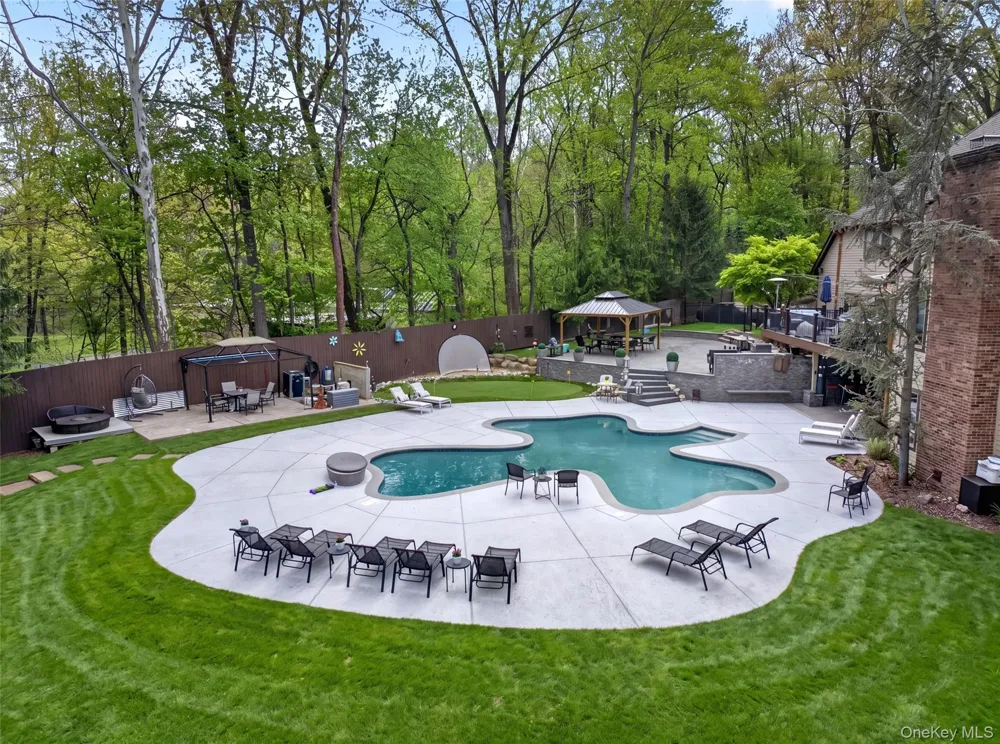 4 Abbey Road Orangeburg, NY 10962