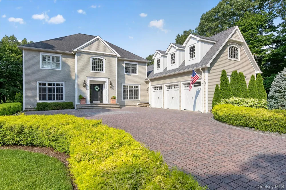 15 Thorman Lane Huntington, NY 11743