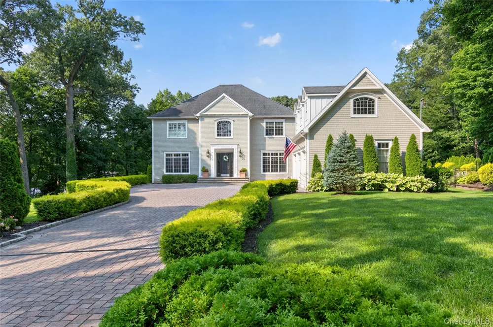 15 Thorman Lane Huntington, NY 11743