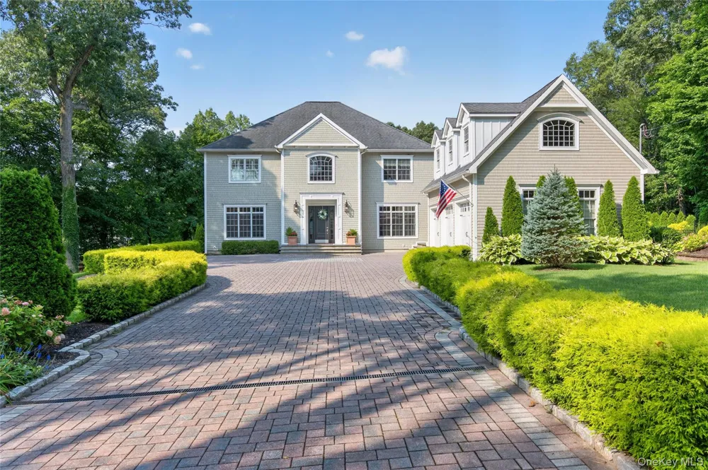 15 Thorman Lane Huntington, NY 11743