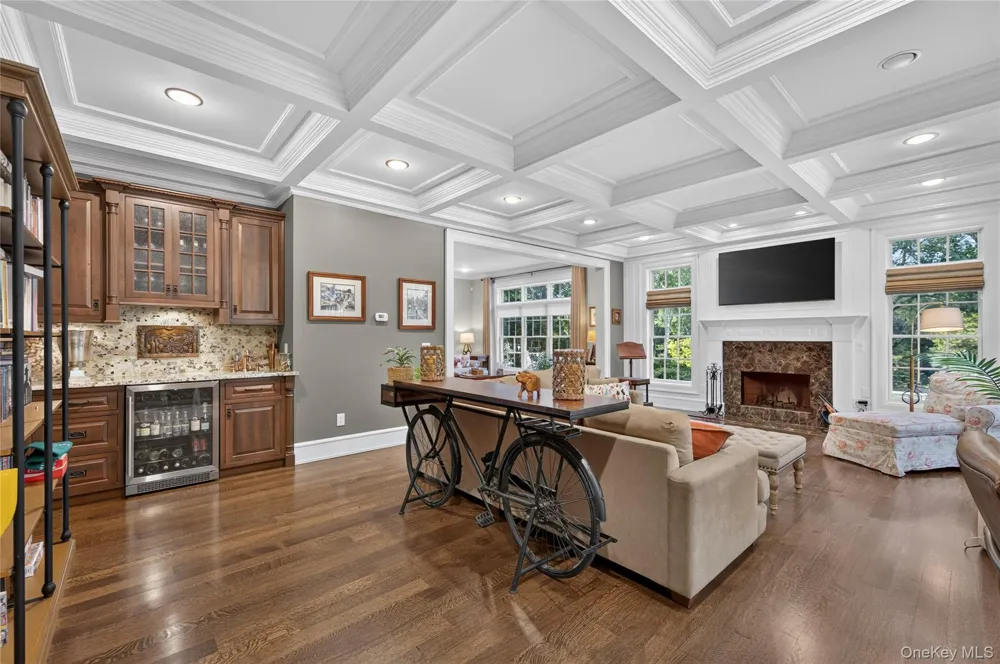15 Thorman Lane Huntington, NY 11743