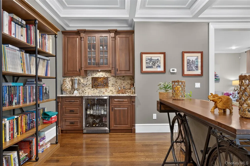 15 Thorman Lane Huntington, NY 11743
