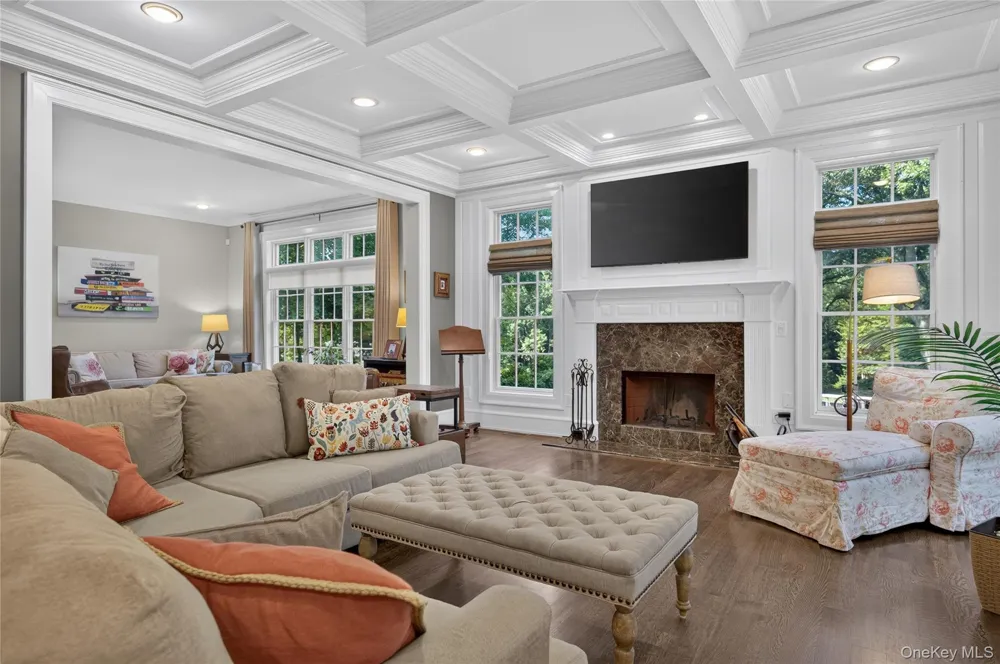15 Thorman Lane Huntington, NY 11743