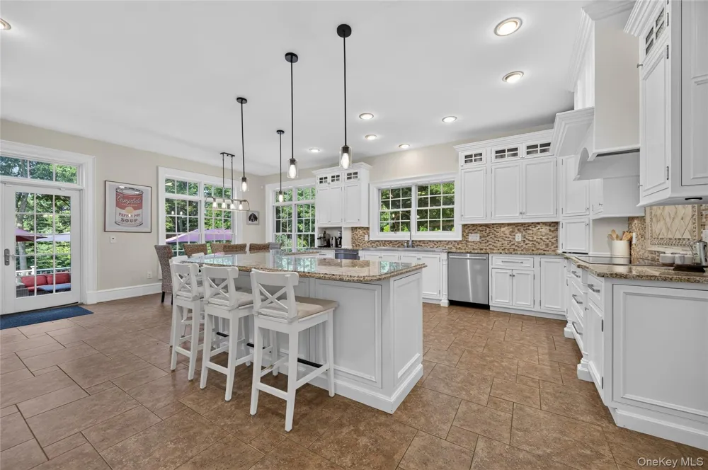15 Thorman Lane Huntington, NY 11743